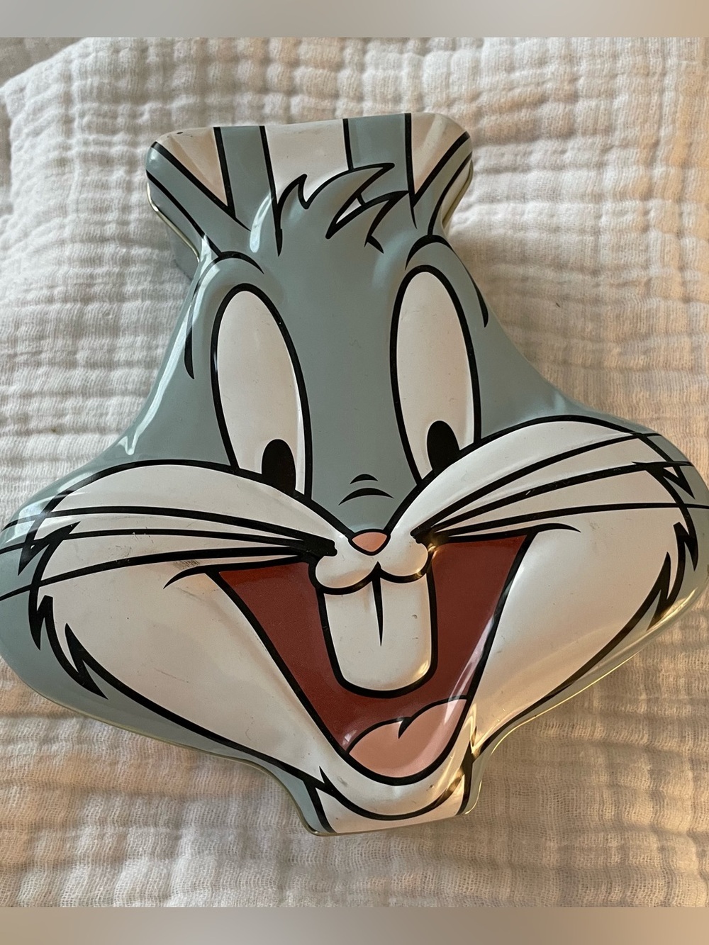 1998 Warner Bros. Bugs Bunny Head Shaped Tin